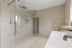 Photo 24- click for photo gallery